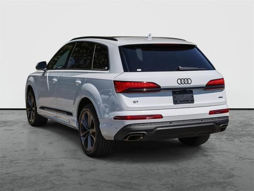 2025 Audi Q7 55 Premium Plus