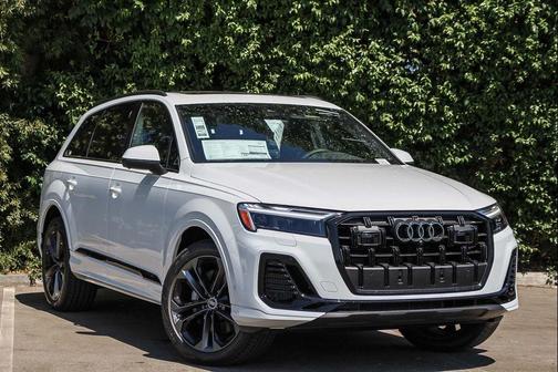 2025 Audi Q7 55 Premium Plus
