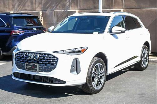 2025 Audi Q5 Premium TFSI quattro S tronic