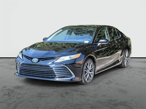 2024 Toyota Camry Hybrid XLE