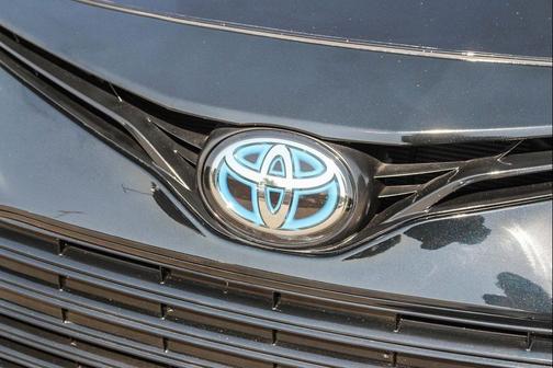 2024 Toyota Camry Hybrid XLE