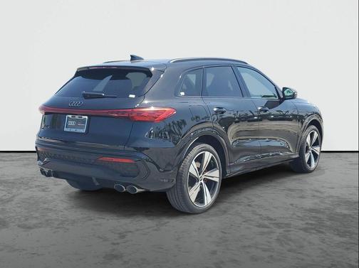 Mythos Black Metallic 2026 Audi SQ5 3.0T Premium Plus