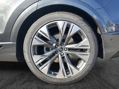 2026 Audi Q8 55 Premium Plus