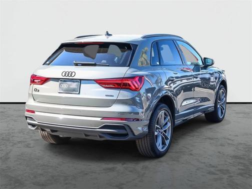 2025 Audi Q3 Premium 45 TFSI S line quattro Tiptronic
