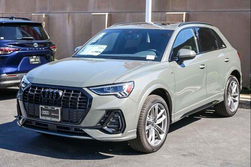 2025 Audi Q3 Premium 45 TFSI S line quattro Tiptronic