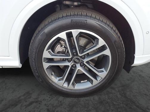 2025 Audi Q5 Premium TFSI quattro S tronic