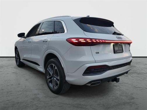2025 Audi Q5 Premium TFSI quattro S tronic
