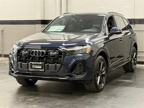 2025 Audi Q7 55 Premium Plus