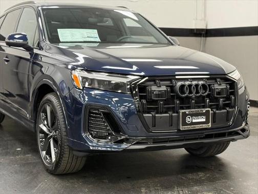 2025 Audi Q7 55 Premium Plus