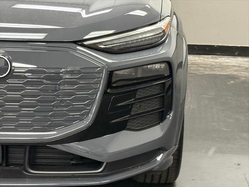 2025 Audi Q6 e-tron Premium Plus quattro