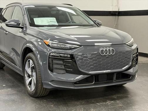 2025 Audi Q6 e-tron Premium Plus quattro
