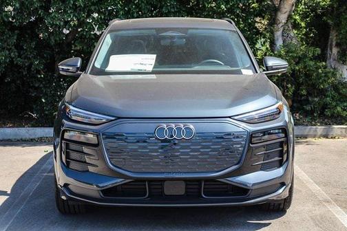 2025 Audi Q6 e-tron Prestige quattro