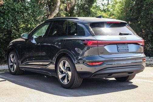 2025 Audi Q6 e-tron Prestige quattro