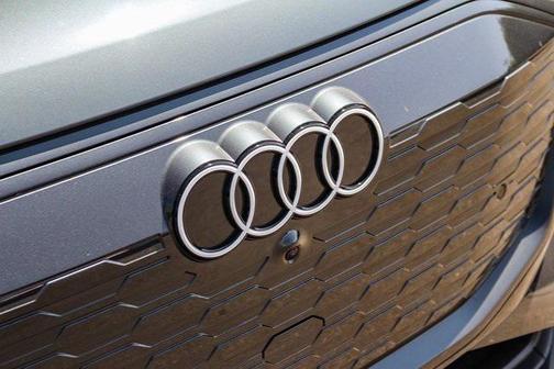 2025 Audi Q6 e-tron Prestige quattro