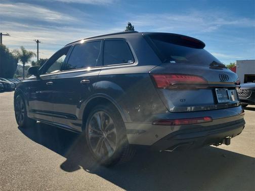 2026 Audi Q7 55 Premium Plus