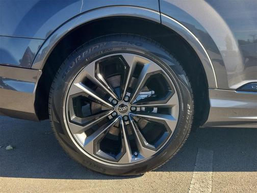 2026 Audi Q7 55 Premium Plus