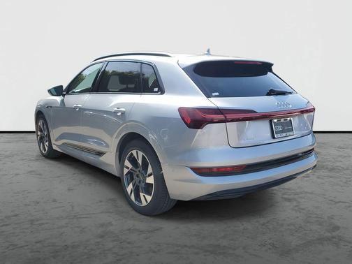 2021 Audi e-tron Premium