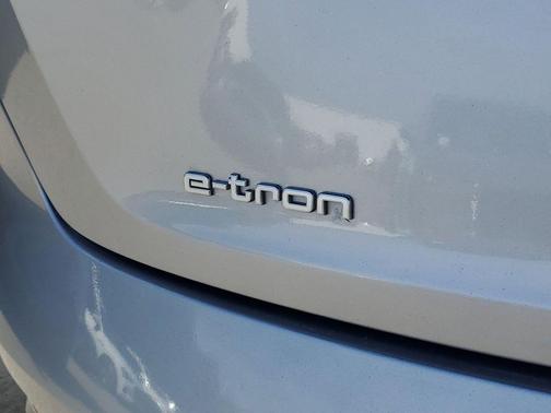 2021 Audi e-tron Premium