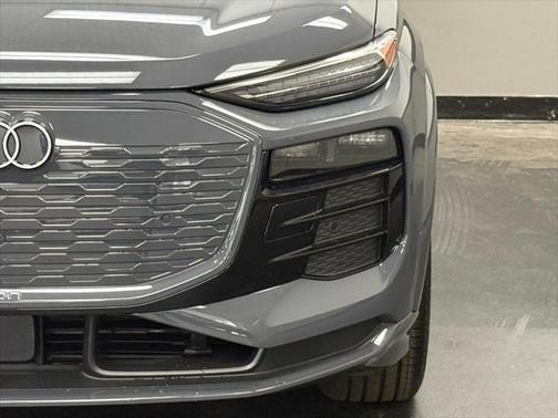 2025 Audi Q6 e-tron Premium Plus