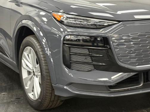 2025 Audi Q6 e-tron Premium Plus