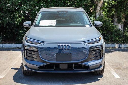 2025 Audi Q6 e-tron Prestige quattro