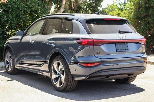 2025 Audi Q6 e-tron Prestige quattro