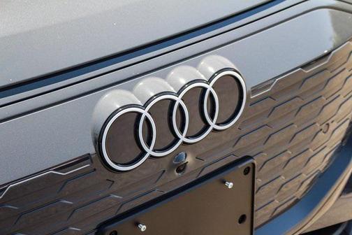 2025 Audi Q6 e-tron Prestige quattro