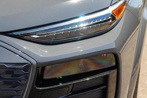 2025 Audi Q6 e-tron Prestige quattro