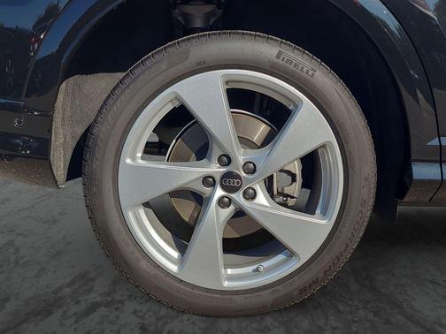 2025 Audi Q5 Premium Plus TFSI quattro S tronic