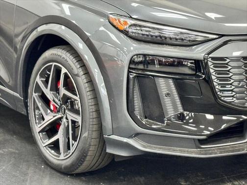 2025 Audi SQ6 e-tron Premium Plus quattro