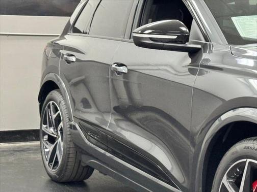 2025 Audi SQ6 e-tron Premium Plus quattro