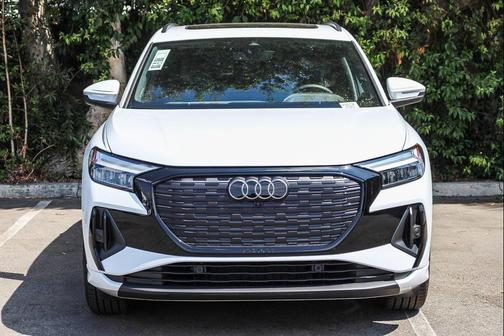 2025 Audi Q4 e-tron Premium Plus 55 quattro