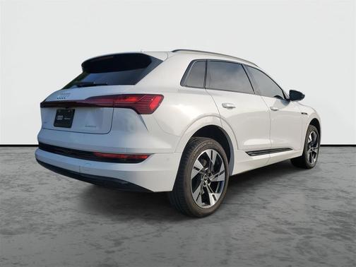 2021 Audi e-tron Premium