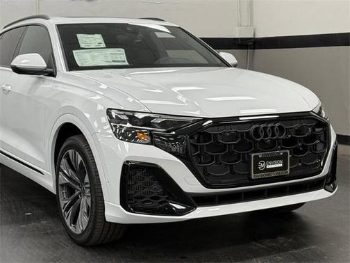 2025 Audi Q8 55 Premium Plus