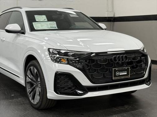 2025 Audi Q8 55 Premium Plus