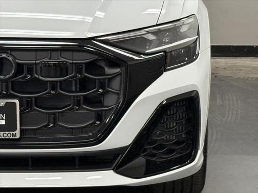 2025 Audi Q8 55 Premium Plus