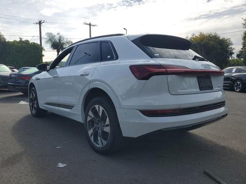2021 Audi e-tron Premium