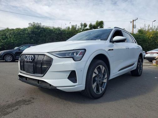 2021 Audi e-tron Premium
