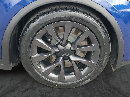 2023 Tesla Model X Standard Range