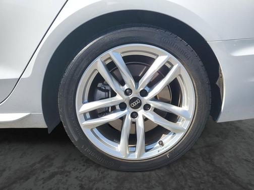 Glacier White Metallic 2022 Audi A4 45 S line Premium Plus