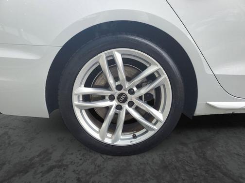 Glacier White Metallic 2022 Audi A4 45 S line Premium Plus