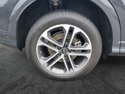 2025 Audi Q5 Premium TFSI quattro S tronic