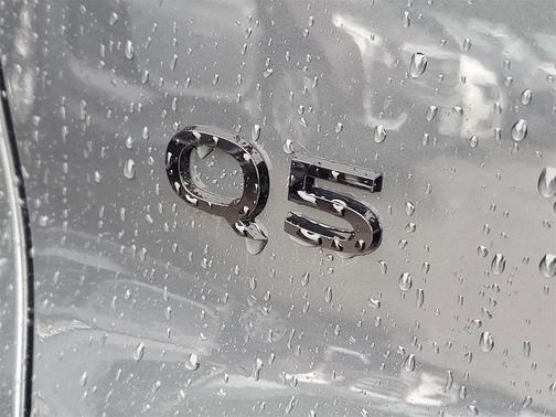 2025 Audi Q5 Premium TFSI quattro S tronic