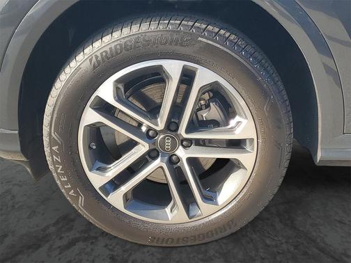 2025 Audi Q5 Premium TFSI quattro S tronic
