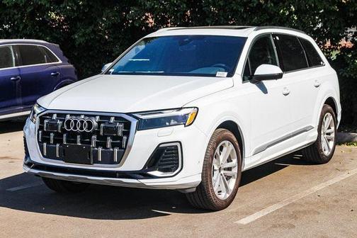 2025 Audi Q7 55 Premium Plus