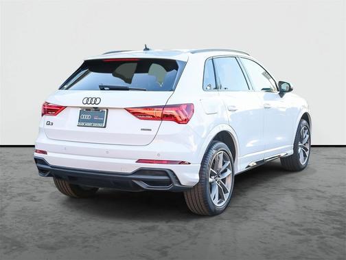 2025 Audi Q3 Premium 45 TFSI S line quattro Tiptronic