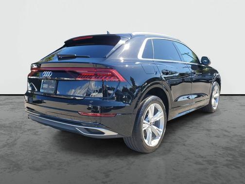 2023 Audi Q8 55 Premium Plus