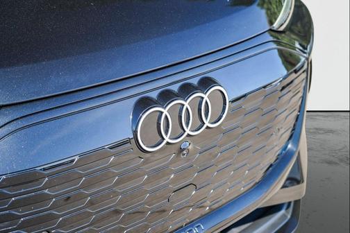 2025 Audi Q6 e-tron Premium Plus quattro