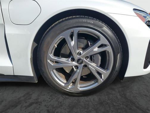 2024 Audi e-tron GT Premium Plus quattro