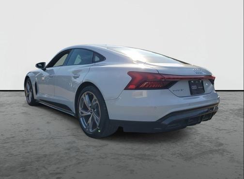 2024 Audi e-tron GT Premium Plus quattro